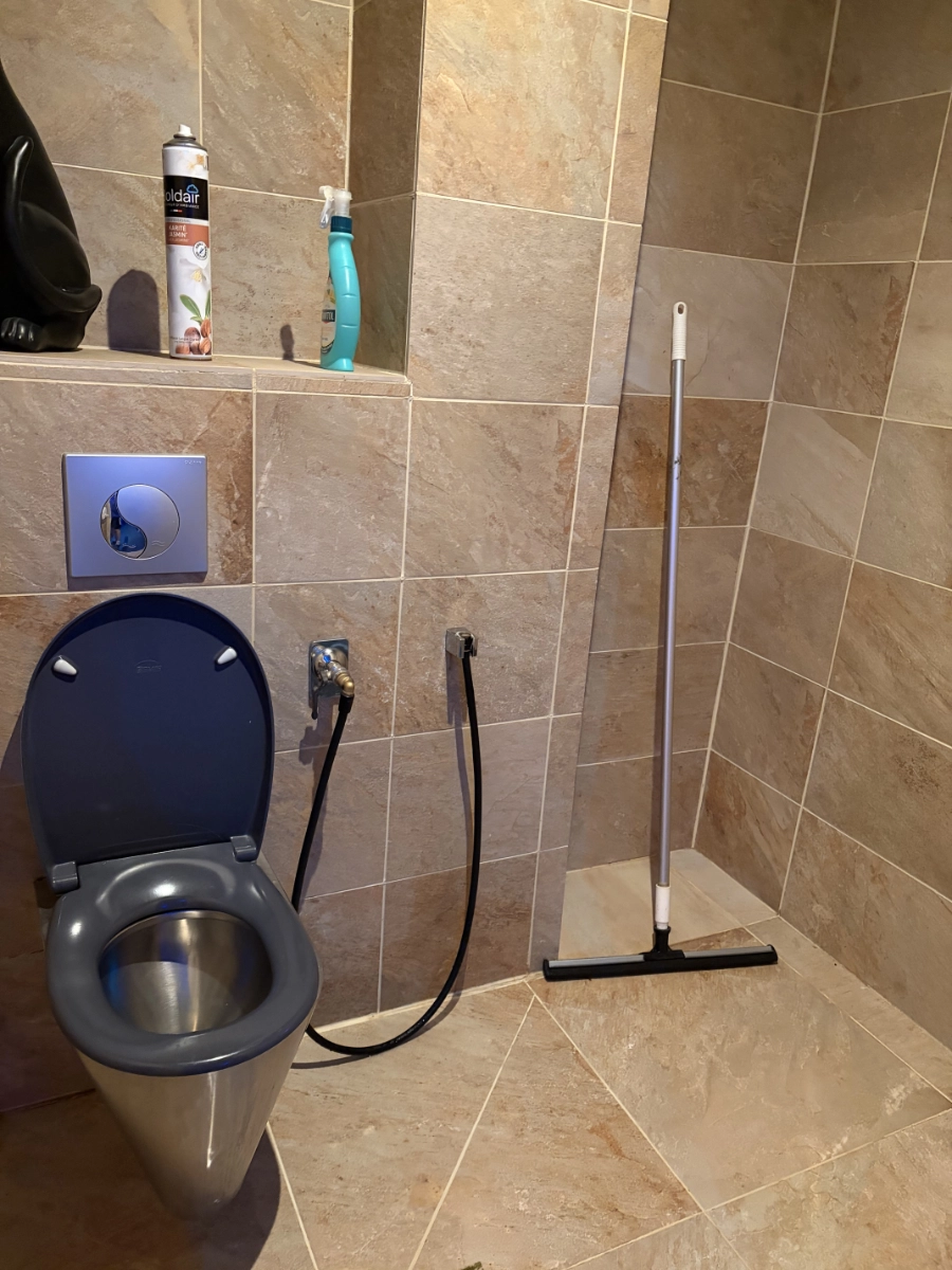 Les toilettes du Crunch Sauna